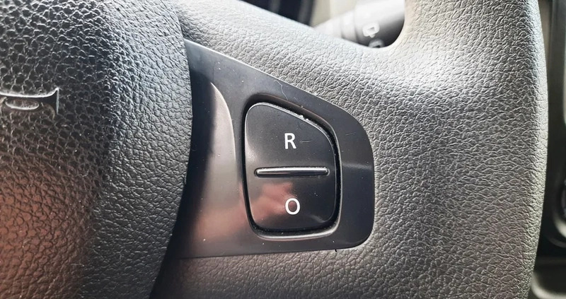 Renault Trafic cena 82900 przebieg: 184400, rok produkcji 2017 z Biała małe 704